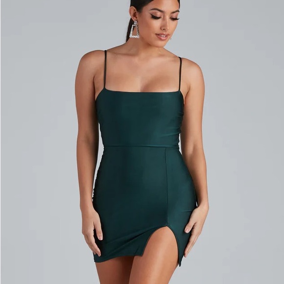 Dresses & Skirts - Dress Windsor